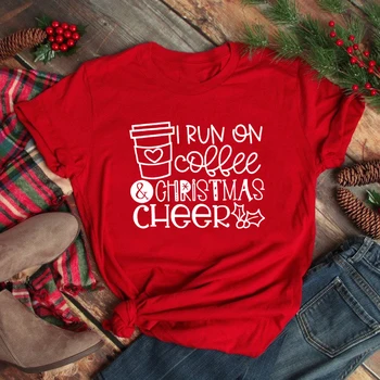 Koşuyorum Kahve ve Noel Tezahürat T-shirt Komik Kadın Noel Tatili Tshirt Sevimli Kış Grafik Kahve Sevgilisi Hediye Tees Tops