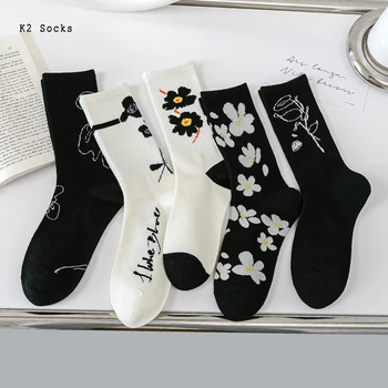 Yeni Basit Çiçek Gül Uzun Çorap Pamuk Harajuku Komik Moda Siyah Beyaz Japon Streetwear Kadın Yumuşak Kızlar Kadın Çorap