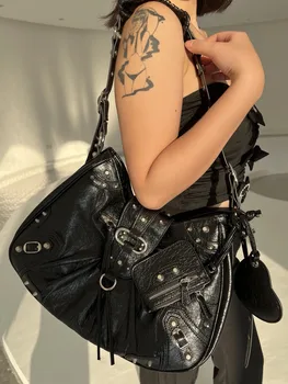 Motosiklet çantası Y2K marka yeni 2023 siyah Gotik moda perçin askılı çanta çanta kadınlar için yüksek kaliteli büyük çanta